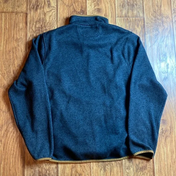 Cinch mens XL gray Sweater with Gold Details